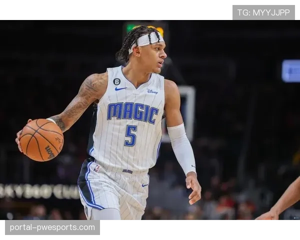 关键调整:猛龙下半场改用BOX-1区域限制班凯罗,收效显著 关键调整:猛龙下半场改用BOX-1区域限制班凯罗,收效显著